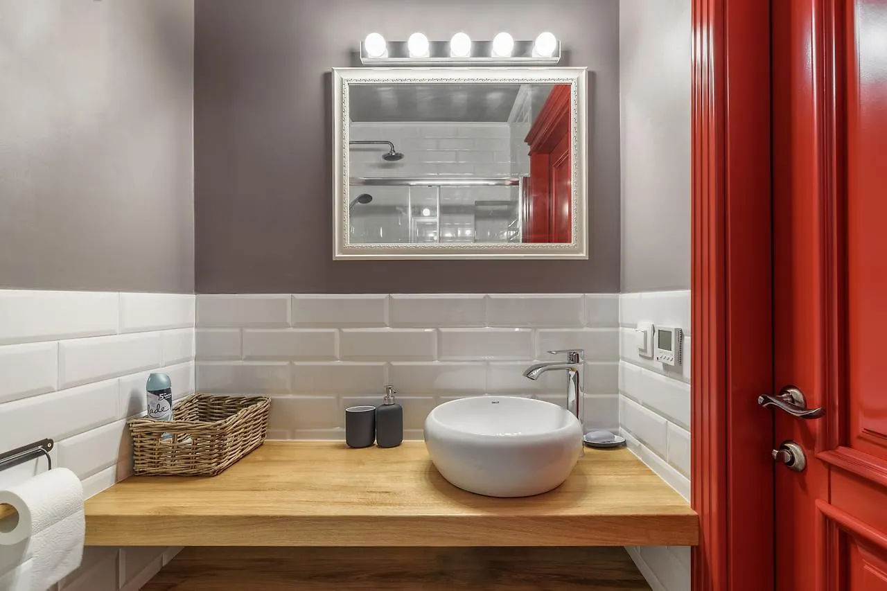 Sweet Home Near Opera House Lviv Apartment